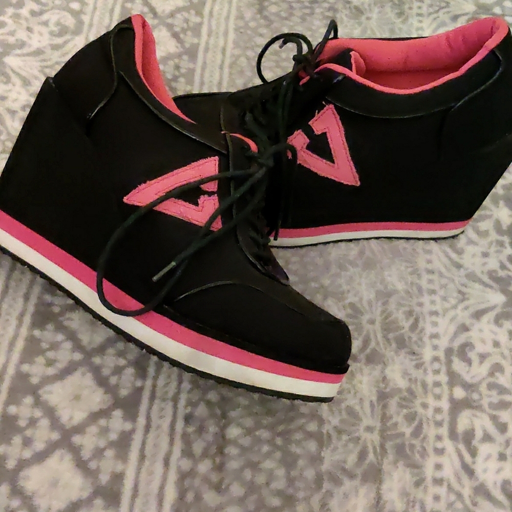 💕Volatile Kicks Women's Twill Platform Wedge TMI Fashion Sneaker Shoes...💕